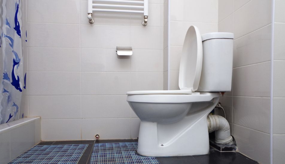 Cisterna que pierde agua continuamente